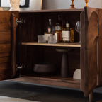 Buffet en noyer sculpté motif vague 3 portes, 120 à 180 cm
