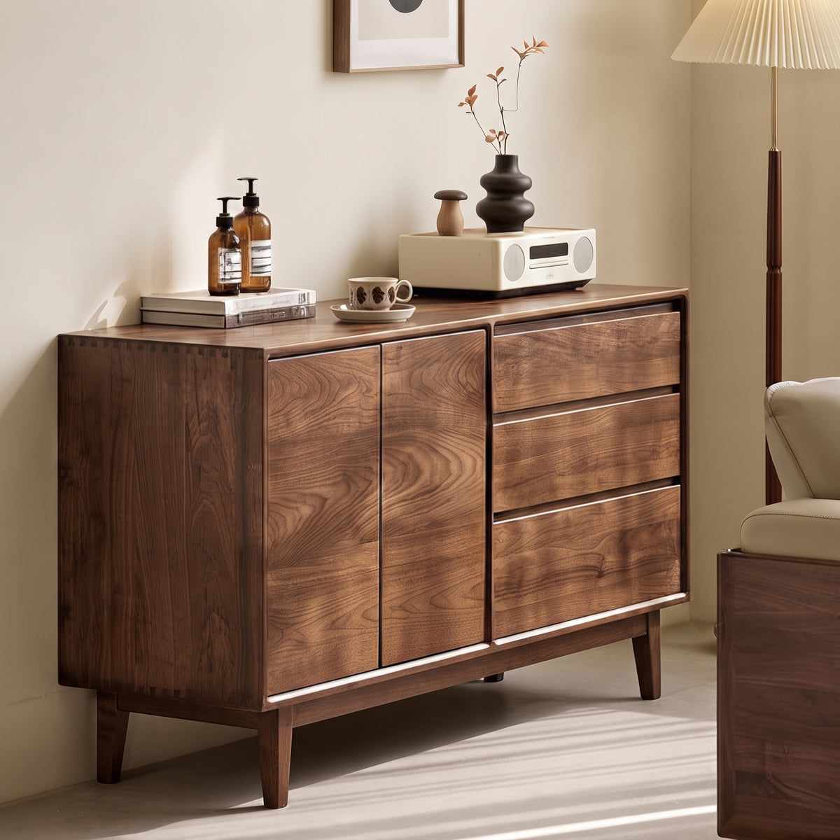 Buffet en noyer clair 2 portes 3 tiroirs, style mid-century, 120 ou 150 cm