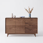 Buffet en noyer 2 portes 3 tiroirs, pieds compas, style mid-century, 120 ou 150 cm