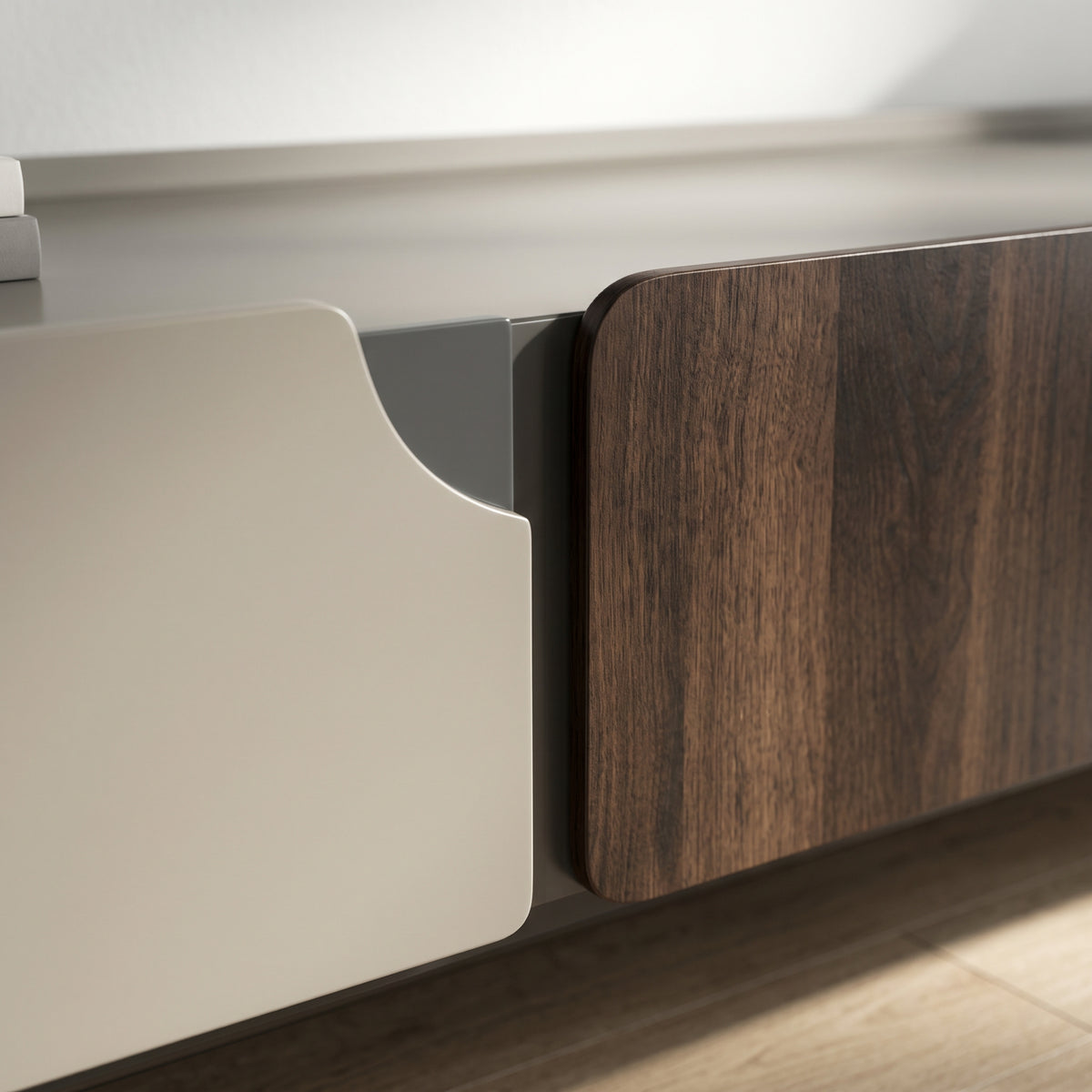 Ensemble table basse et meuble TV laqué gris mat et laiton brossé